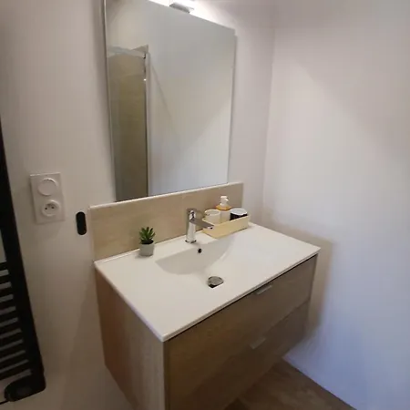 Avec Salle De Bain Privative Πανσιόν Hendaye