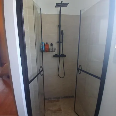 Avec Salle De Bain Privative Πανσιόν *